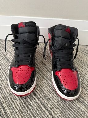 Air jordan 1 retro high patent bred size 9 men